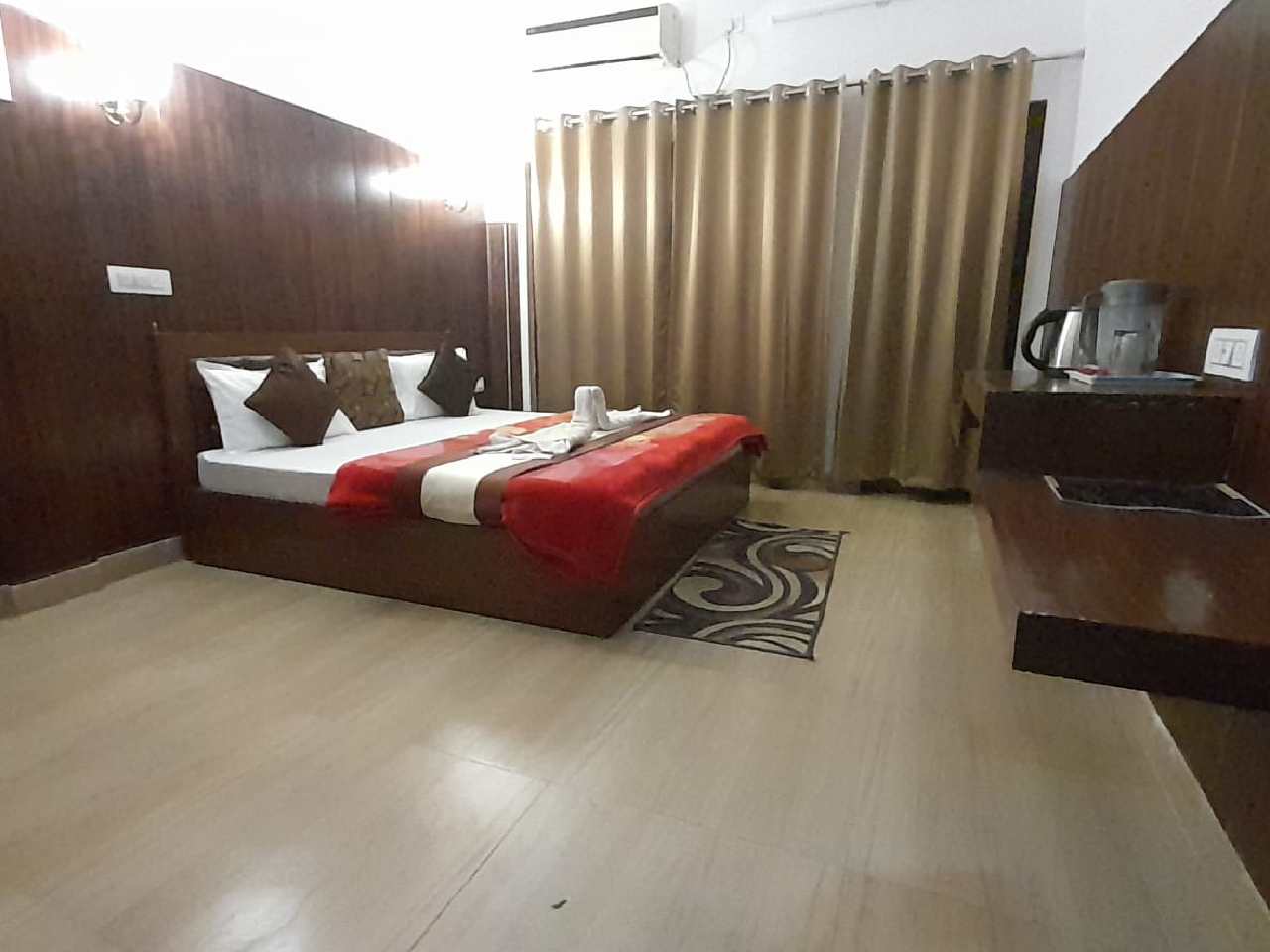 Hotel on the way to Kedarnath