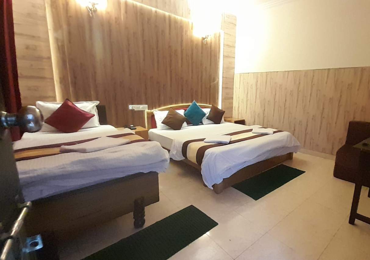 Hotels near kartikswami